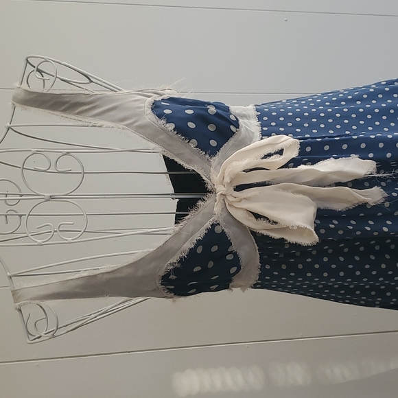 BCBGMaxazria Polka Dot Lace Hem Blue Cream Dress Size 2 V neck Bowtie 100% Silk - Picture 2 of 6